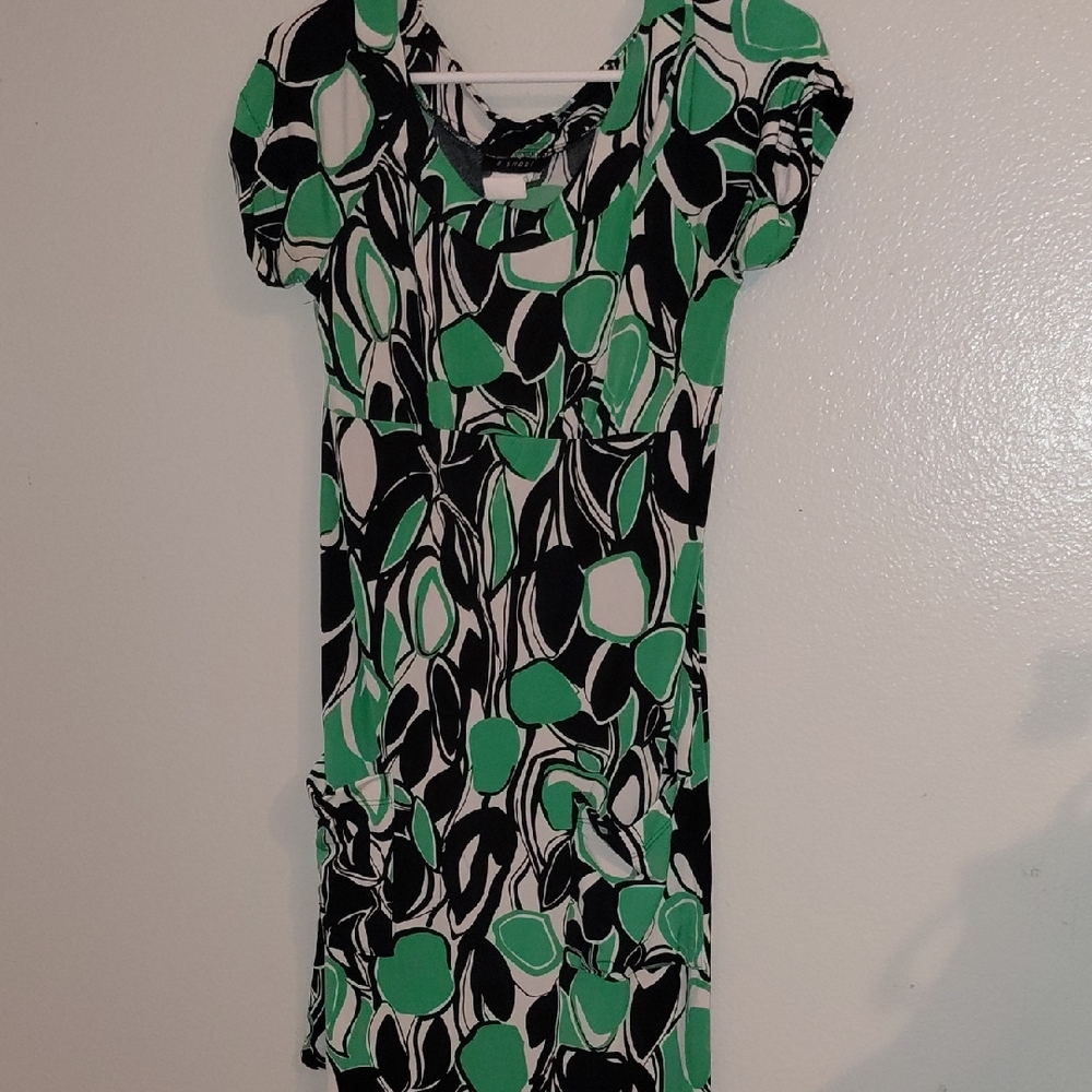 $5 IF BUNDLED Green and Black Patterned Dress